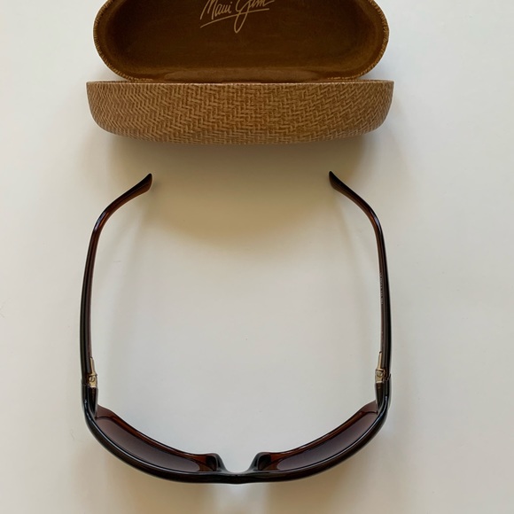 SOLD- Maui Jim Lagoon polarized sunglasses - Picture 4 of 13